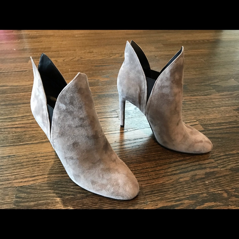 Kendall + Kylie Grey Suede Ankle Boots/Booties